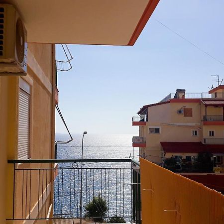 Hotel Sea Breeze Sarandë Buitenkant foto