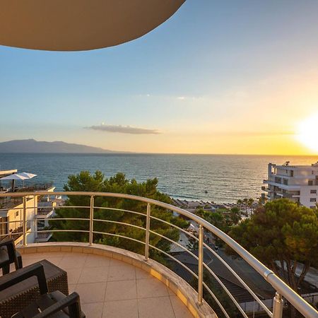 Hotel Sea Breeze Sarandë Buitenkant foto