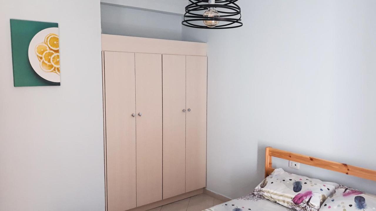 Hotel Sea Breeze Sarandë Buitenkant foto
