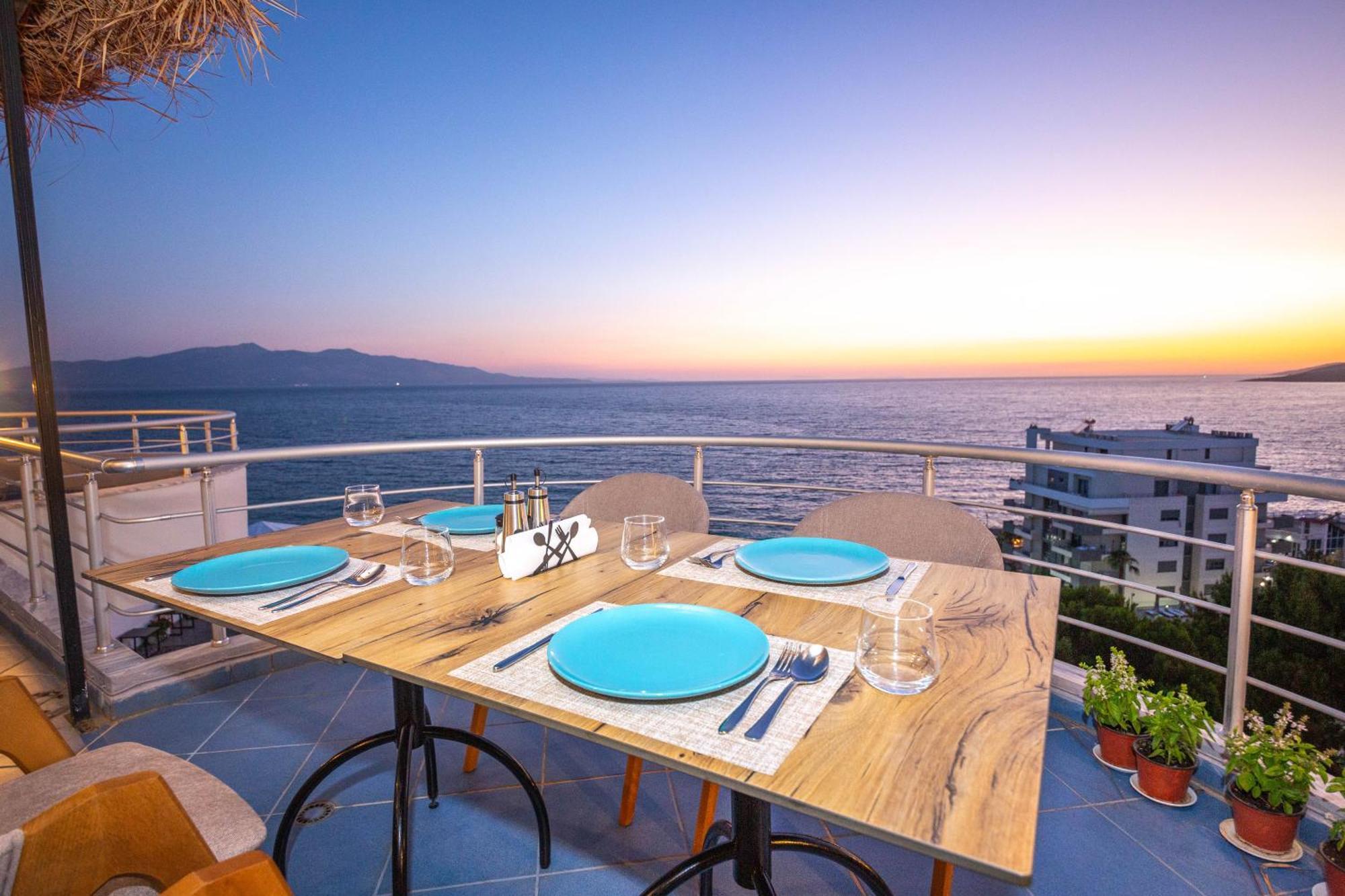 Hotel Sea Breeze Sarandë Buitenkant foto