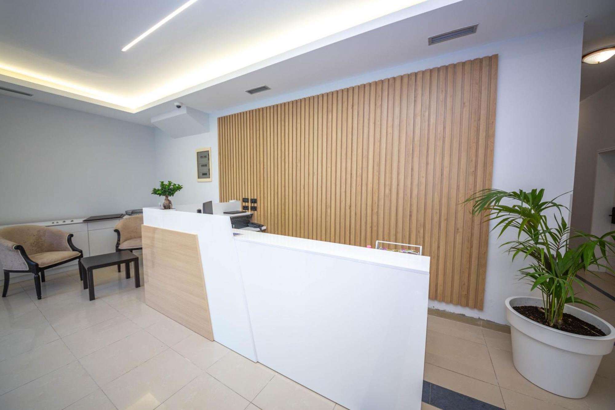 Hotel Sea Breeze Sarandë Buitenkant foto
